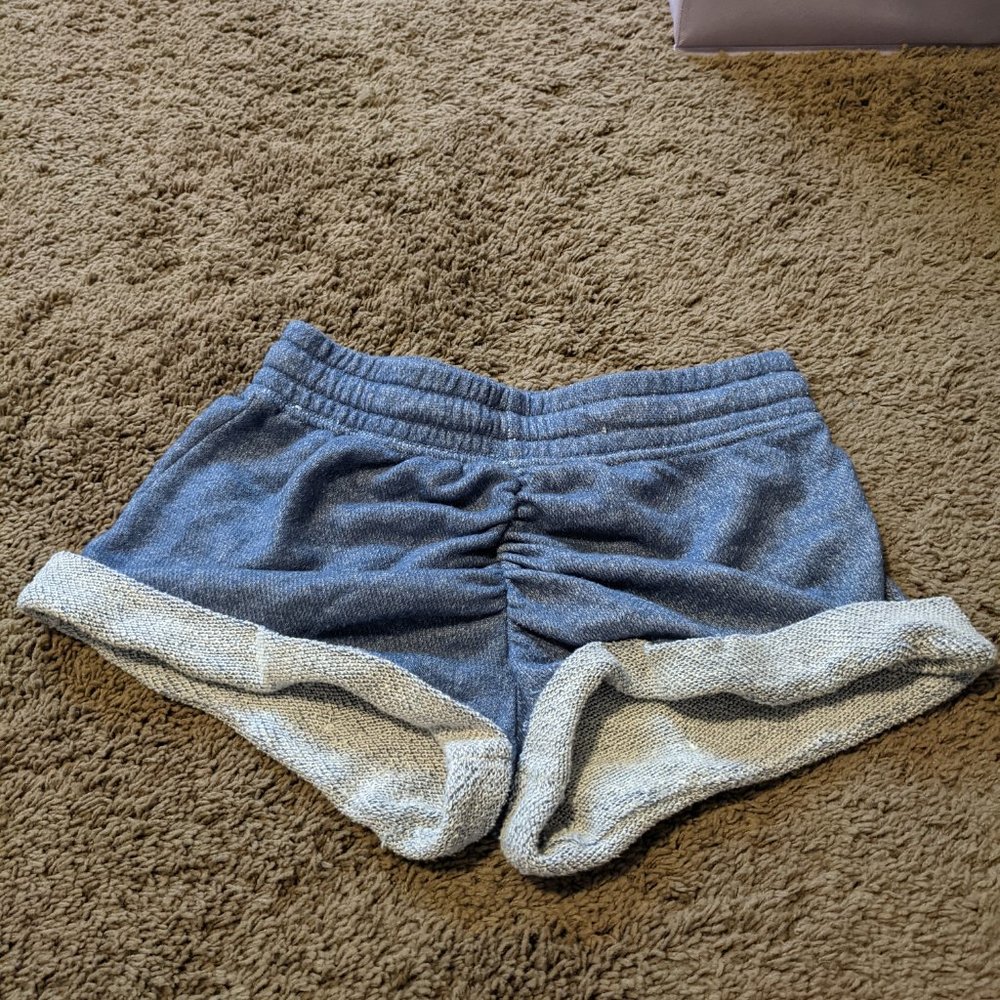 Shorts - Picture 2 of 4